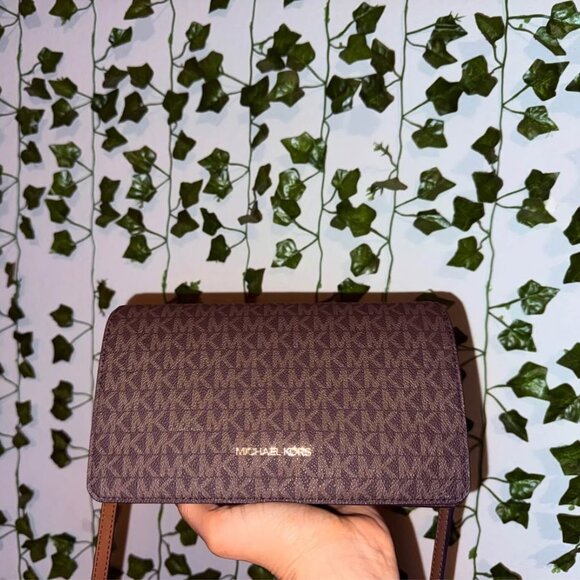 Brand New Michael Kors Crossbody Purse - Picture 3 of 7